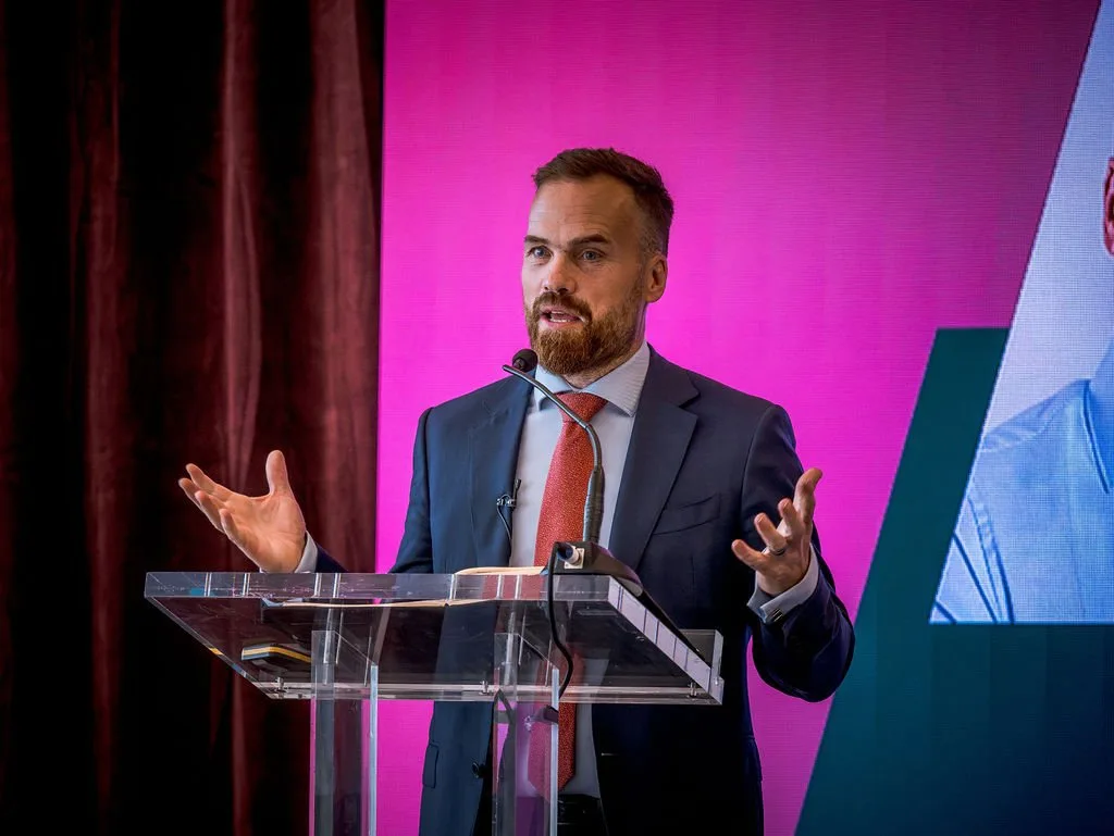 Build Digi Conference Rad Blu Oct 2024 – MCard Photo 27